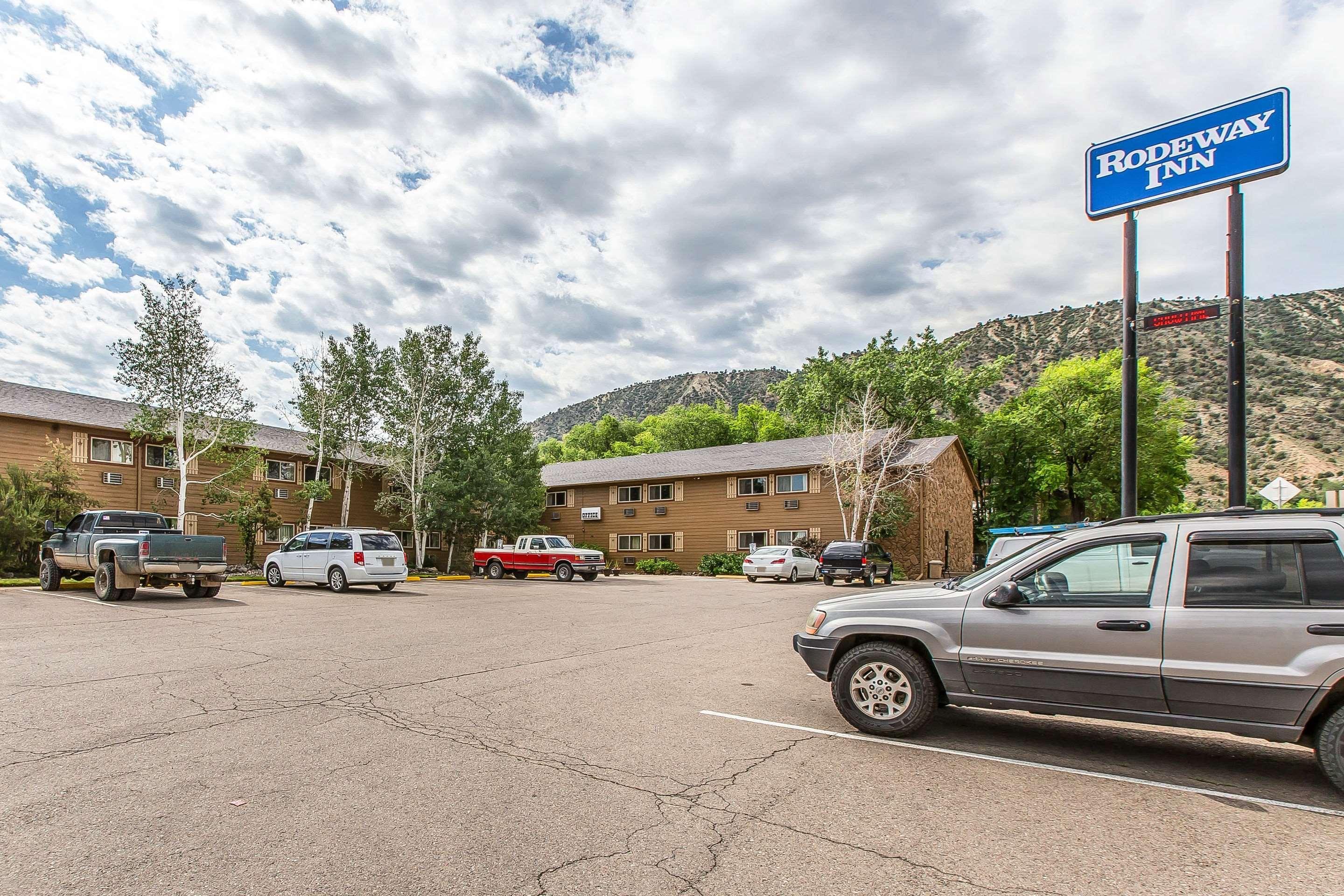 Rodeway Inn Rifle Exterior photo